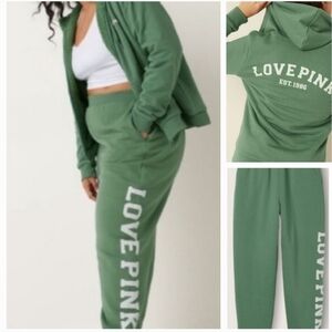 2 PC VS PINK SHERPA FULL ZIP HOODIE & REVERSIBLE SHERPA JOGGER SET SMALL